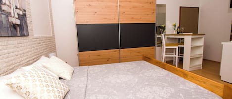 Studio (A1) | Free WiFi