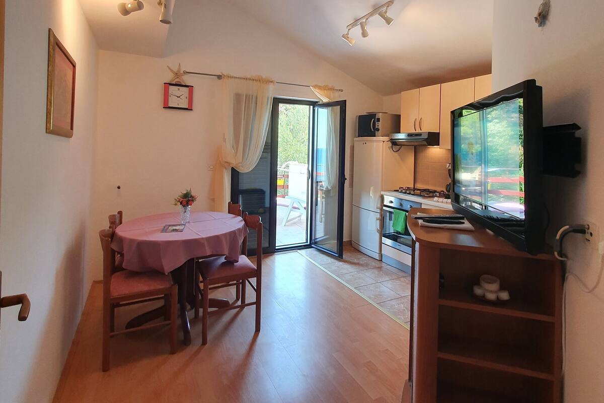 Căn hộ (A2) | Bếp riêng