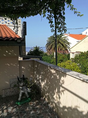 Apartment (A2) | Water view - Apartments Dina (Komiza)