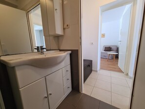 Apartment (A2) | Bathroom - Apartments Linda (Rab)