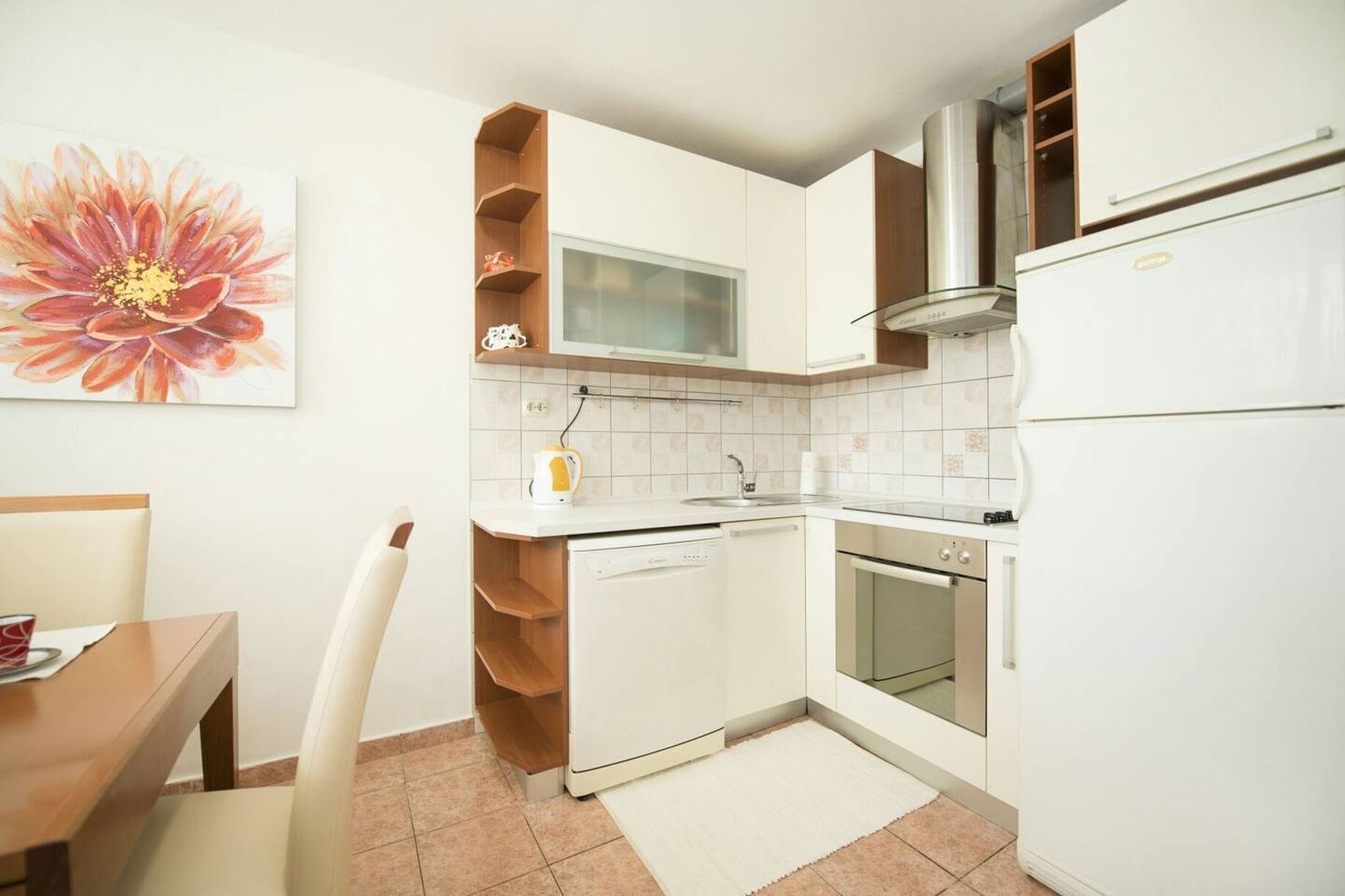 Appartement (A1) | Privékeuken | Een koelkast, een microgolfoven, een oven, een kookplaat