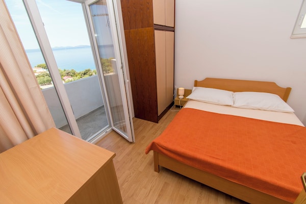 Apartment Mila - Primošten