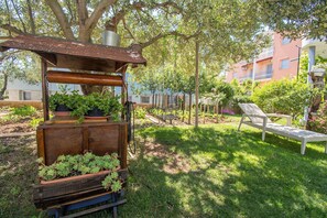 Courtyard - Apartment Marija (Vodice)