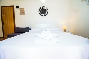 Studio (A1) | Free WiFi - Apartment Marija (Vodice)