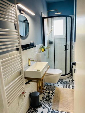 Apartment (A1) | Bathroom | Free toiletries, towels, toilet paper - Apartment Arba (Rab)
