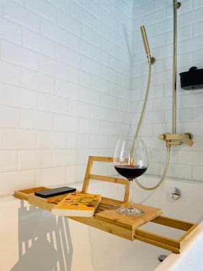 Apartment (A1) | Bathroom | Free toiletries, towels, toilet paper - Apartment Arba (Rab)
