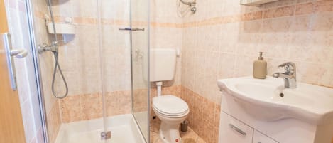 Apartment (A1) | Bathroom
