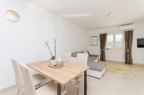 Apartment (A1) | Living room - Apartments Quokka (Tribunj)