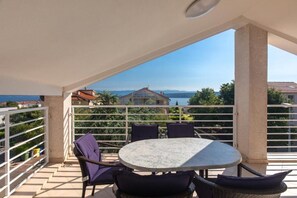 Apartemen (A4) | Teras/patio