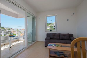 Apartment (A2) | Wohnzimmer | Smart-TV