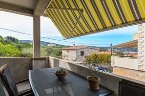 Water view - Apartments Mirjana (Solta)