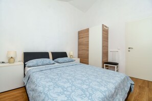 Iron/ironing board, free WiFi - Apartments Mirjana (Solta)