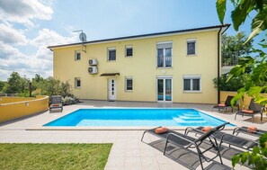 Outdoor pool - House Perci 2 (Tar-Vabriga)