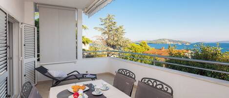 Apartment (A3) | Balcony