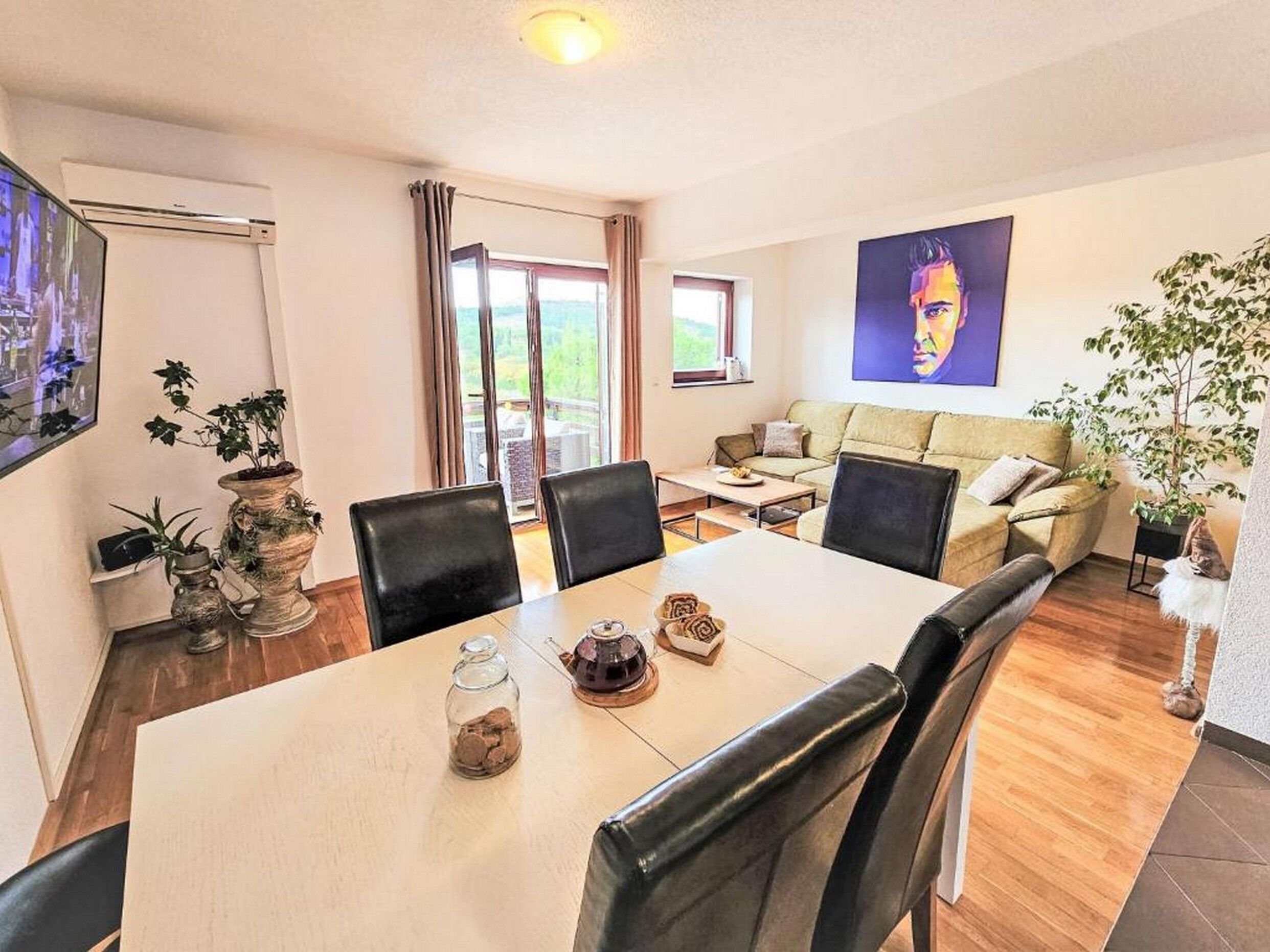 Apartment (A1) | Dining