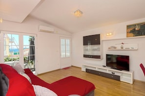 Apartment (A2) | Living room - Apartment Family Apartments Ina (Vodice)