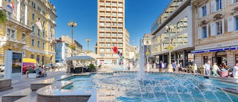 Vue sur la ville depuis lâhĂ©bergement