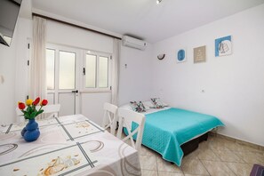 Apartment (A1) | Dining