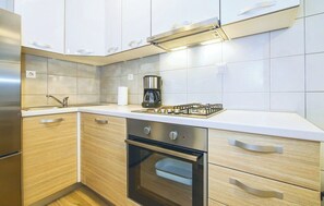 House | Private kitchen | Fridge, oven, stovetop, dishwasher - House Summer Dream With Jacuzzi (Omis)