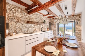 Apartment (A1) | Private kitchen - Apartments Beachfront Pebble (Pasman)