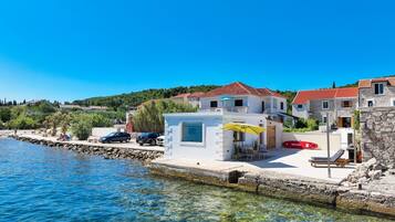 Kiến trúc tòa nhà