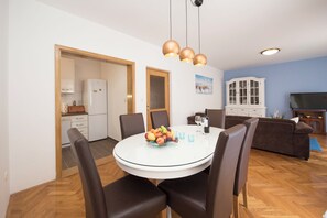 Apartment (A1) | Dining - Apartments Family Spacious (Split)