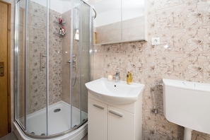 Apartment (A2) | Bathroom | Shower - Apartments Family Spacious (Split)