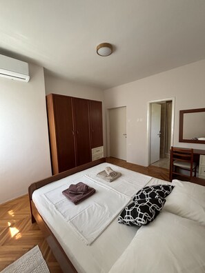 Apartment (A1) | Iron/ironing board, free WiFi - Apartment Mihaela 2 (Rab)