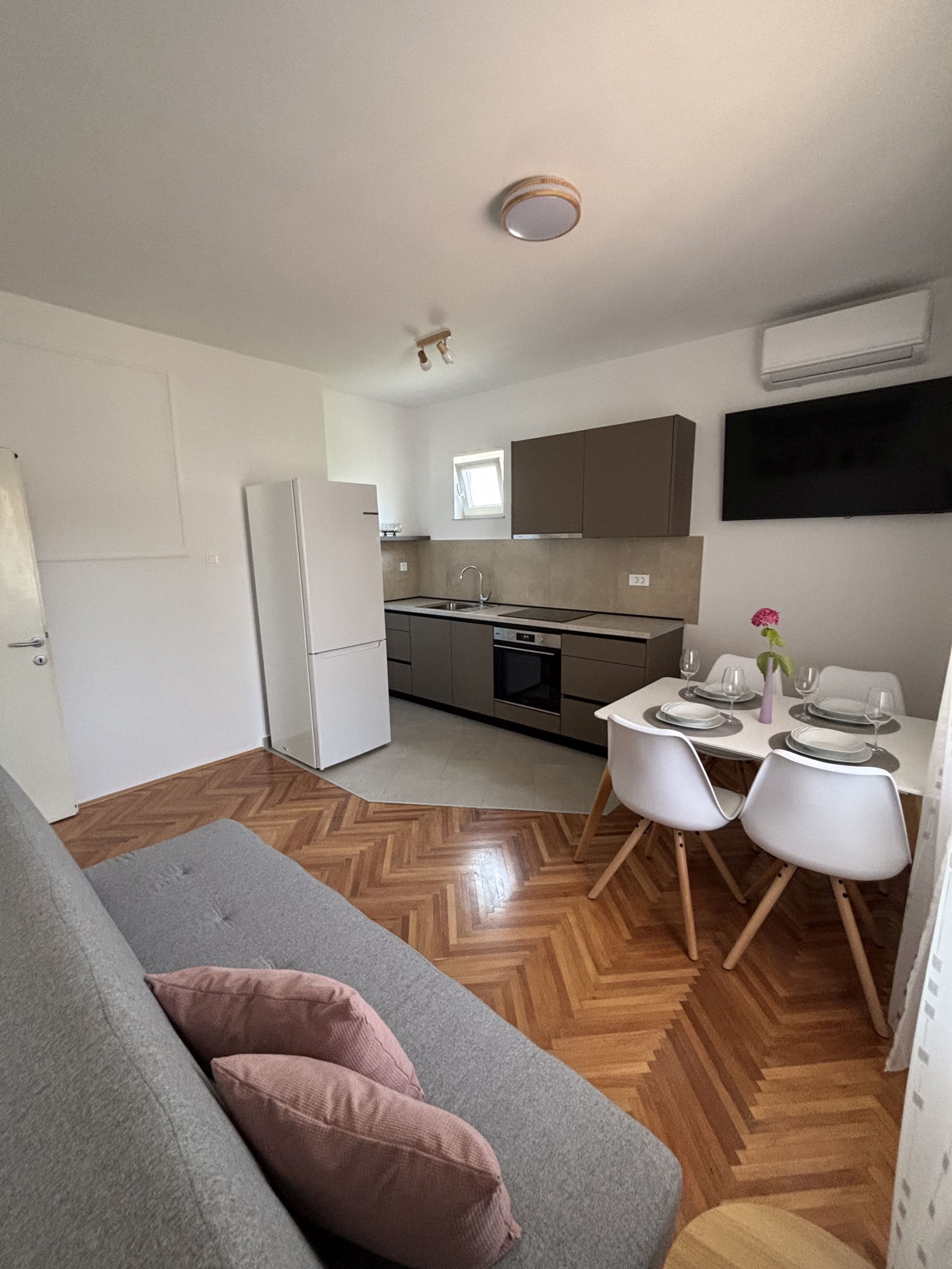 Departamento (A1) | Sala de estar | Smart TV y servicios de streaming 