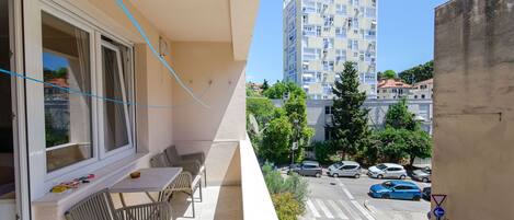 Apartment (A1) | Balkon