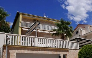 Building design - Apartment Palm Tree (Dugi Rat)