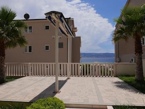 Building design - Apartment Palm Tree (Dugi Rat)