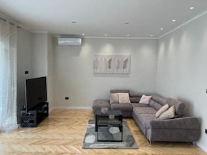 Căn hộ (A1) | Phòng khách