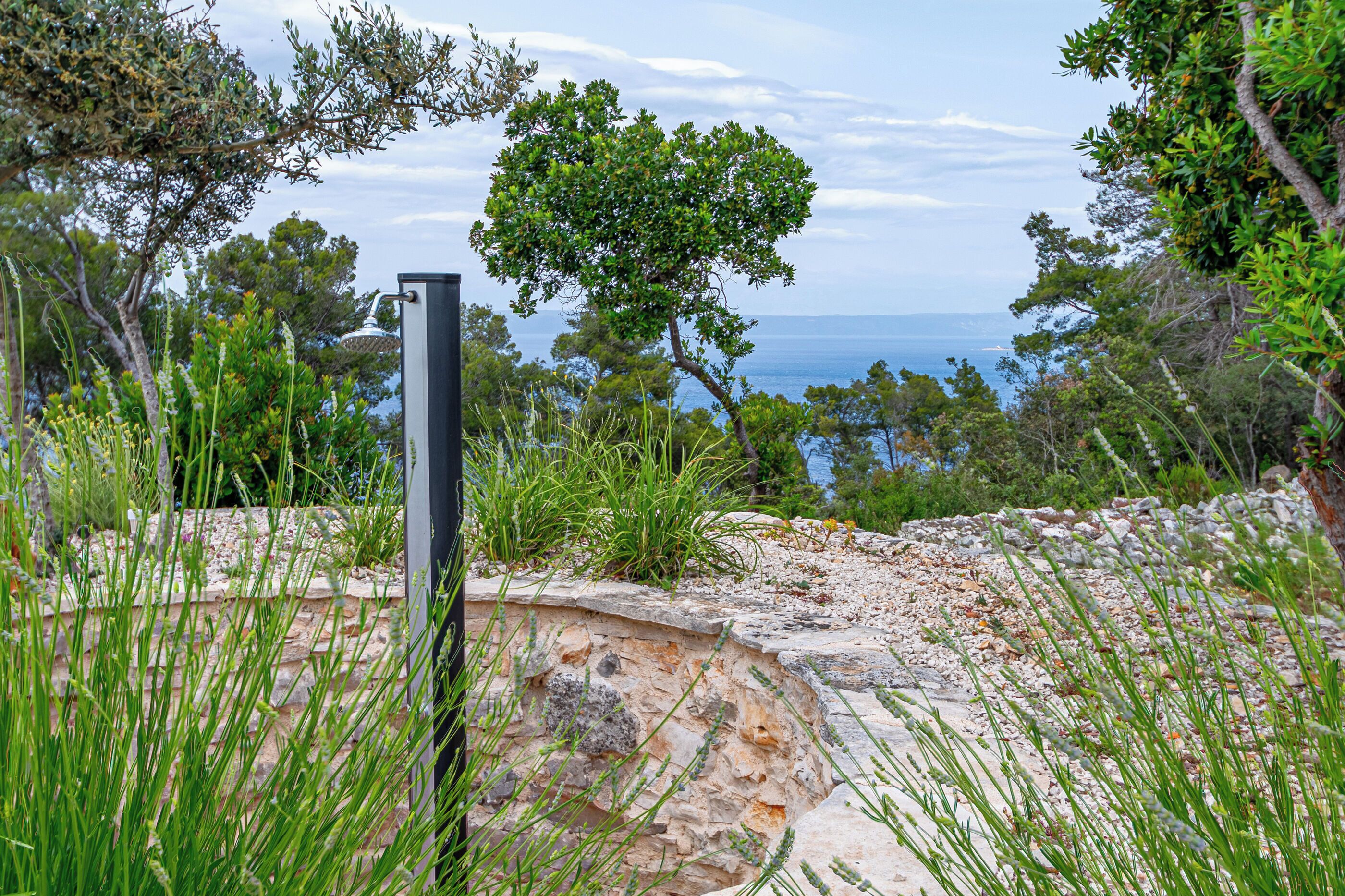 تفاصيل الفندق من الخارج