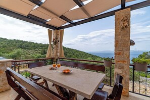 House | Water view - House Komadic Raja (Blato)