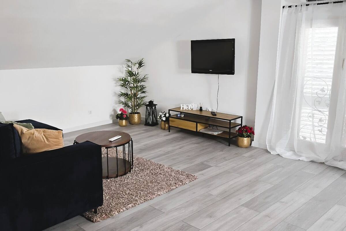 アパートメント (A3) | リビング エリア | DVD プレーヤー、ストリーミングサービス