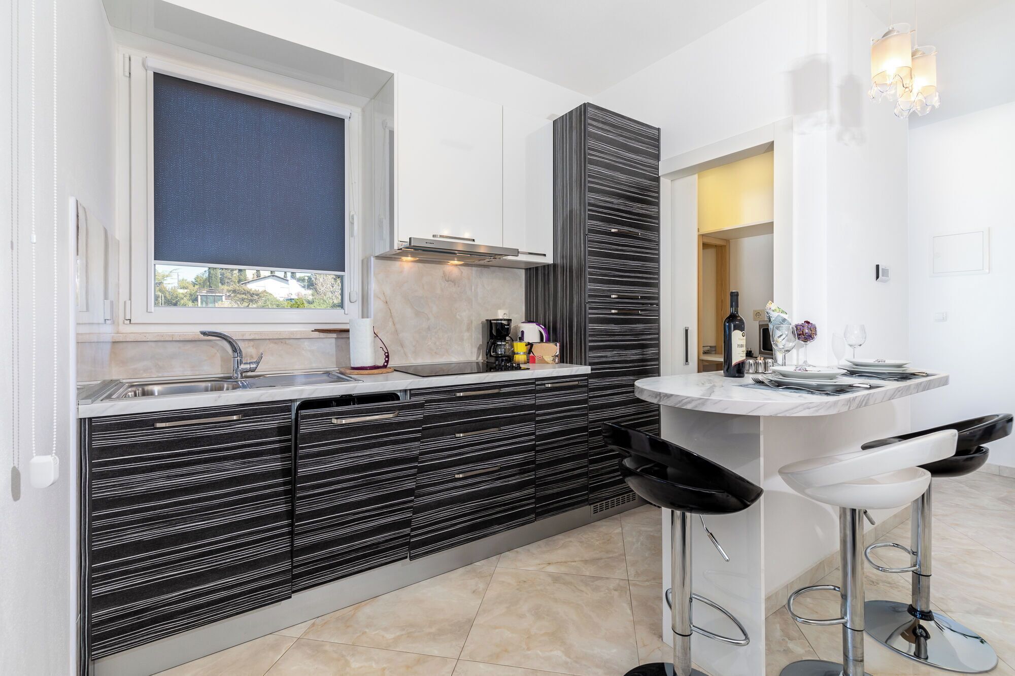 Apartment (A1) | Eigene Küche | Kühlschrank, Mikrowelle, Herdplatte, Geschirrspüler