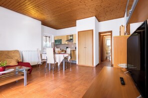 Apartment (A2) | Living room | Smart TV - Apartments Lili (Punat)