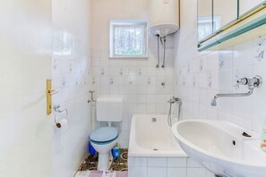 Apartment (A1) | Bathroom - Apartments Katin Kutak (Sibenik)