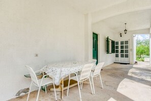 Apartment (A1) | Outdoor dining - Apartments Katin Kutak (Sibenik)