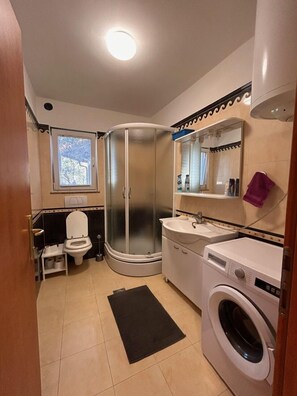 Apartment (A1) | Bathroom - Apartment Pogi Srima (Vodice)