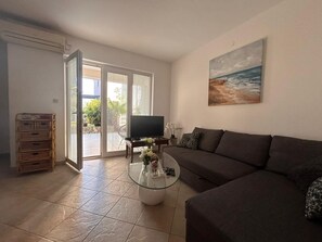 Apartment (A1) | Living room - Apartment Pogi Srima (Vodice)