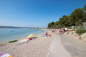 Beach - Apartments Tomo - Near Airport (Kastela)