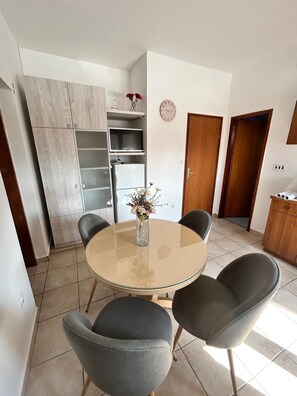Apartment (A2) | Speisen