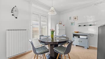 Apartment (A1) | Eigene Küche | Espressomaschine, Kühlschrank, Mikrowelle, Ofen