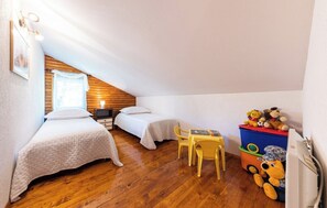 House - House Anteana (Vrlika)