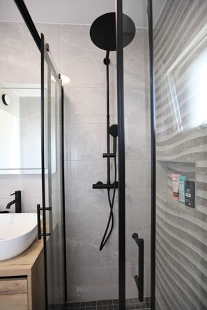 Apartment (A1) | Bathroom | Shower