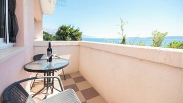Apartment (A4) | Balcony
