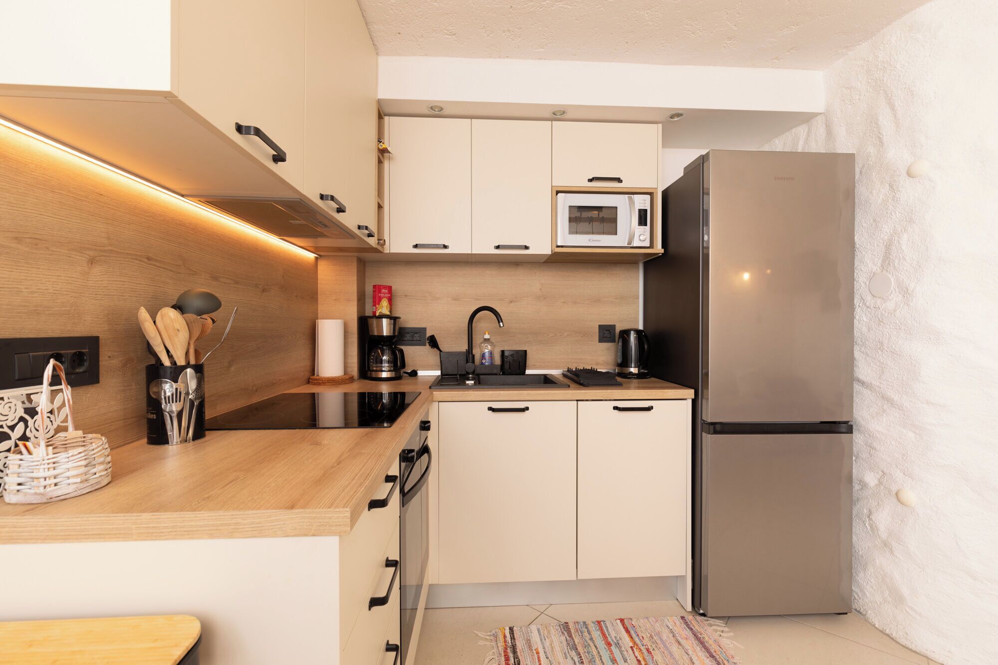 Ferienhaus | Eigene Küche | Kühlschrank, Mikrowelle, Ofen, Herdplatte