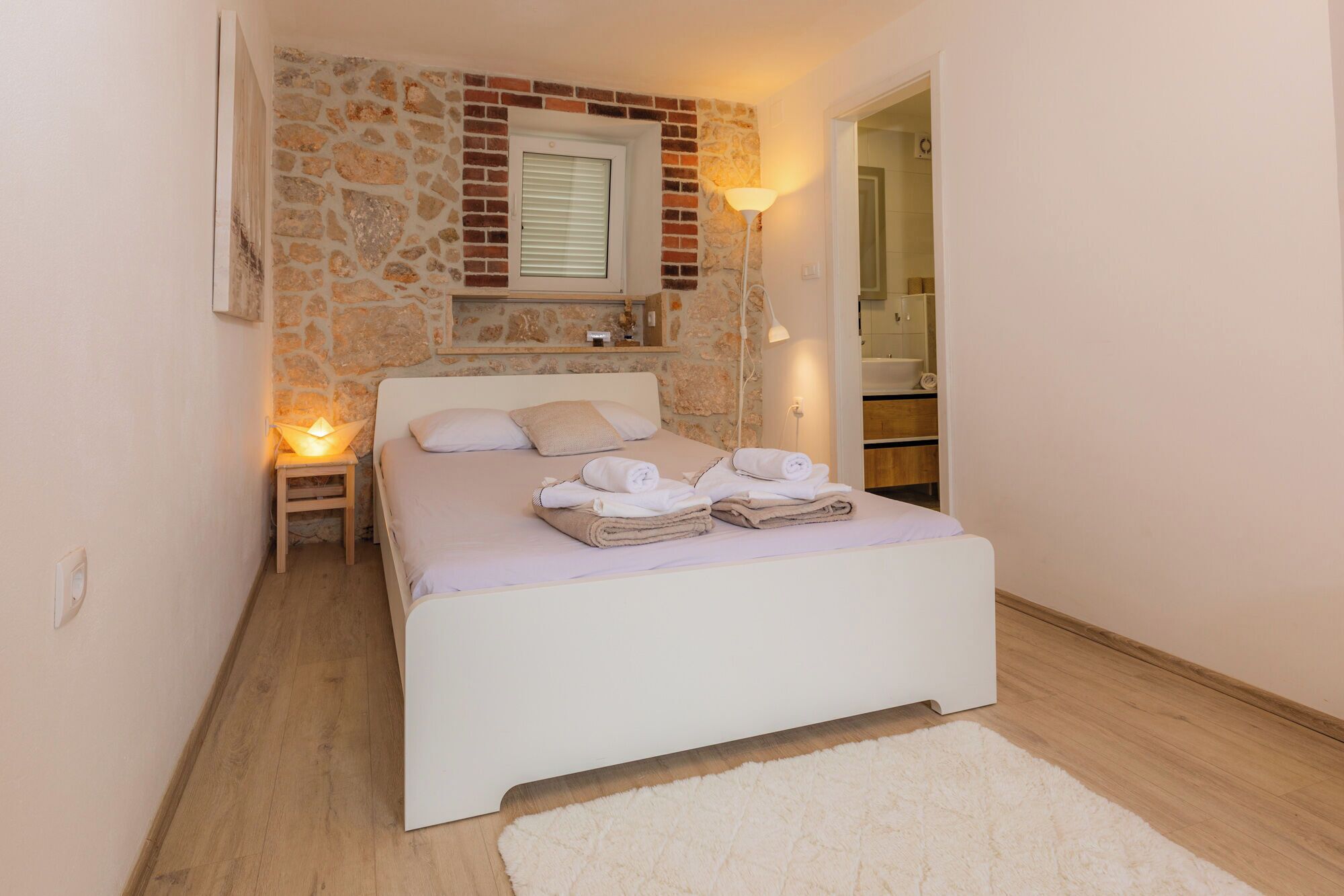 Huis | Een strijkplank/strijkijzer, gratis wifi